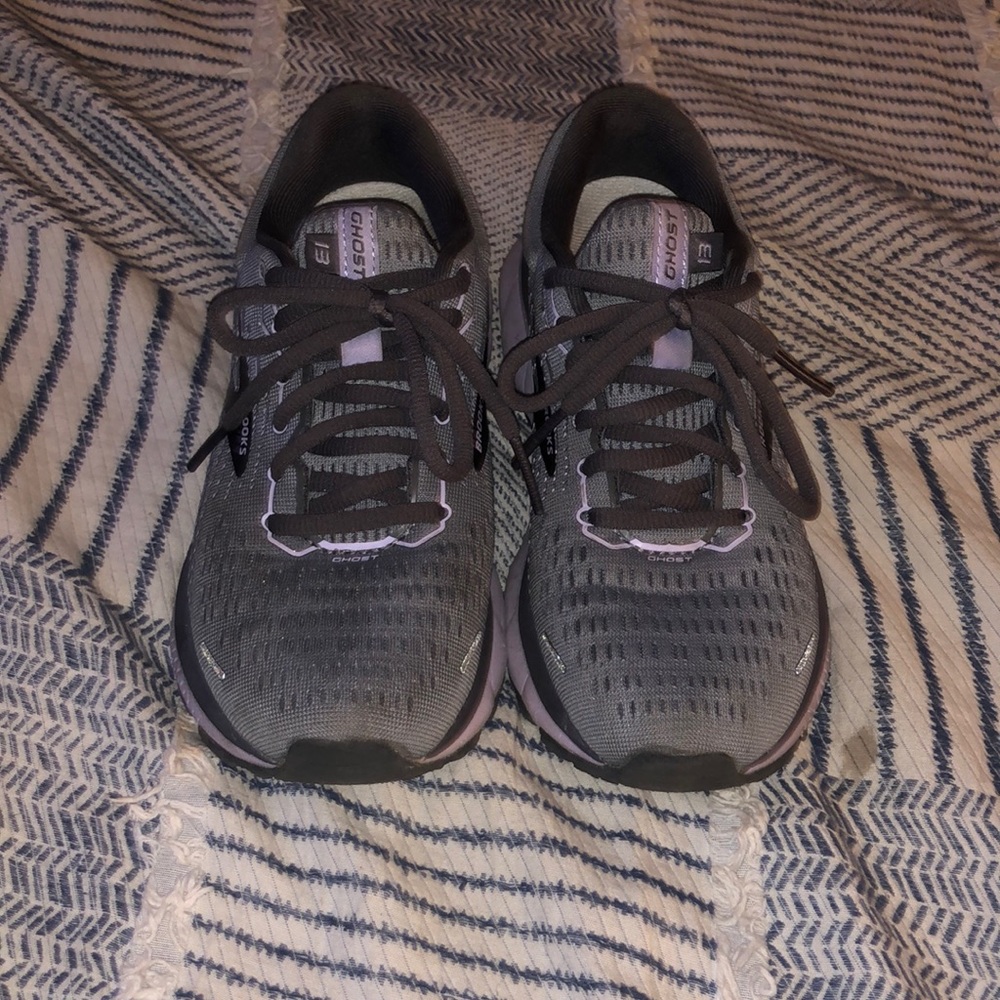 Brooks ghost shoes size 6